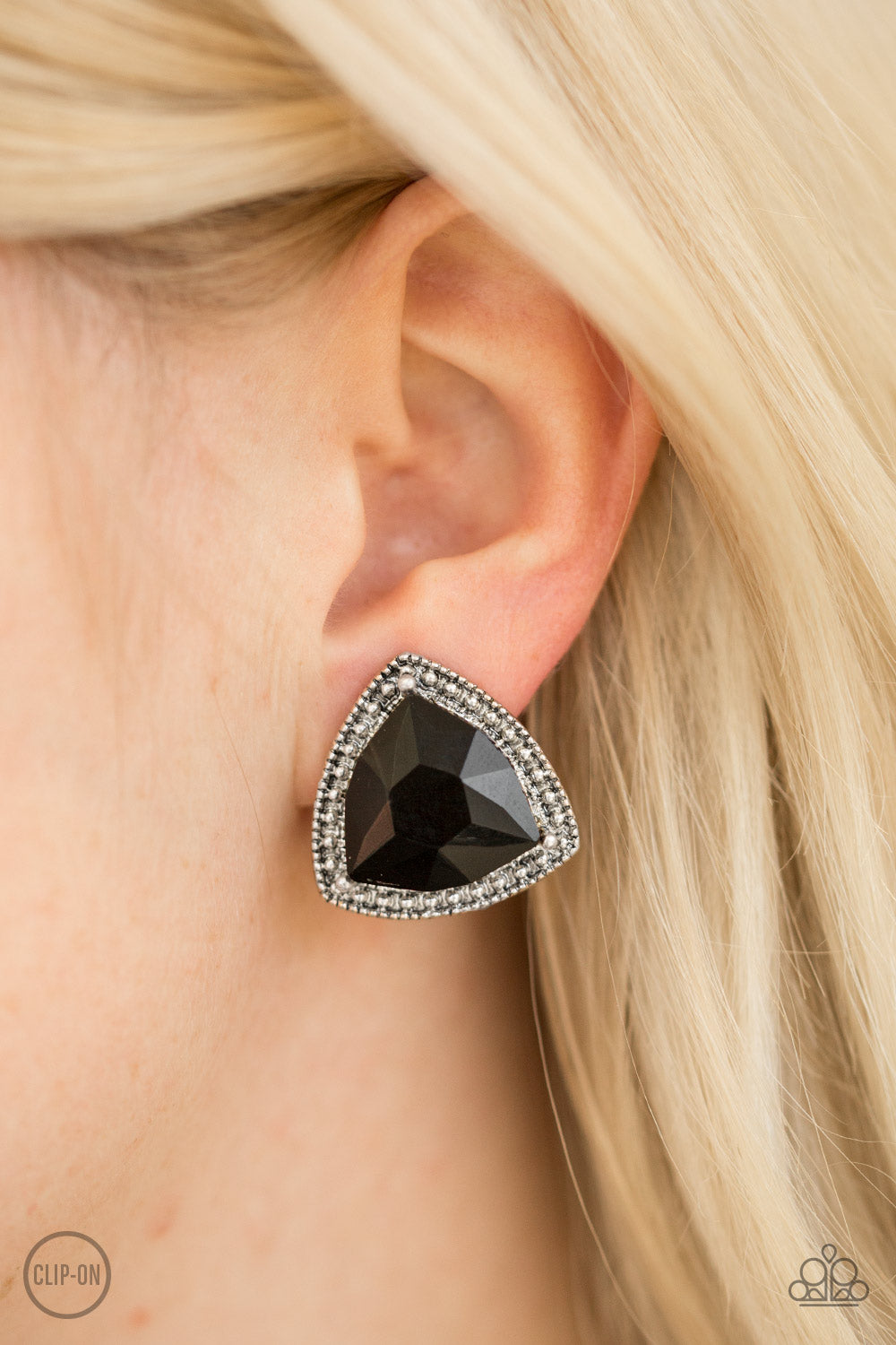 Daringly Duchess Earring