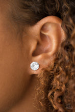 Load image into Gallery viewer, Just in TIMELESS Subtle Earring